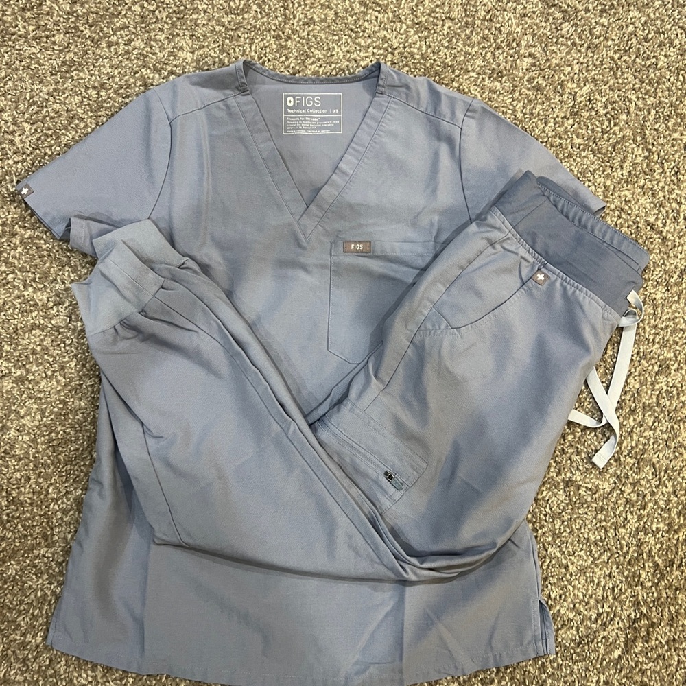 Vapor Blue Space Dye Figs Scrub Set